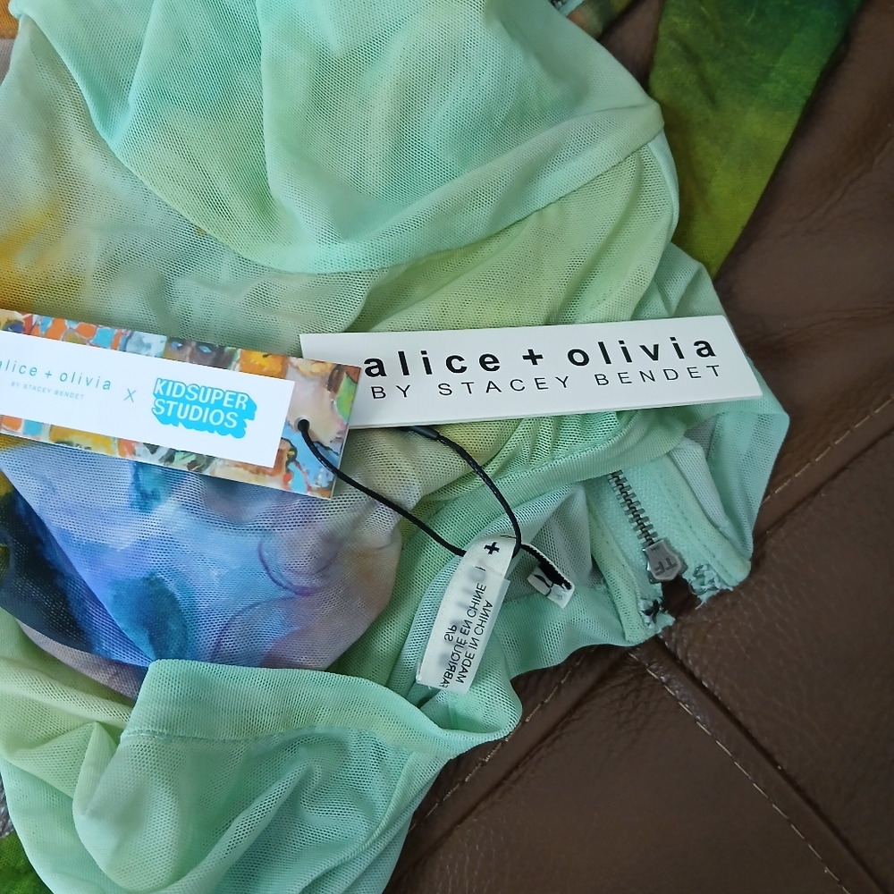 NWT ALICE + OLIVIAA+O X Kidsuper Delaina Long Sleeve‎ Crop Top - Natural - Picture 8 of 10
